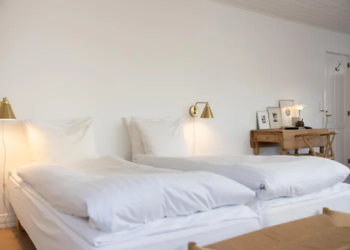 Aahoj Hotel 4*